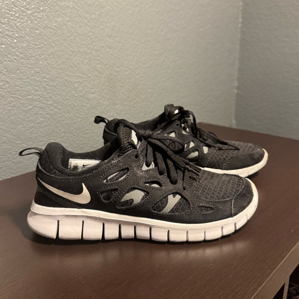 Nike Free Run 2 Black Mesh Lace Sneakers Running Shoe Sz 4.5 Youth or 6.5 Womens